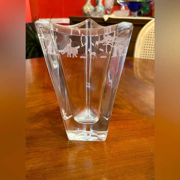 Mikasa Vintage SAFARI Etched Triangular Vase 8”. *Retired Rare - Picture 9 of 12